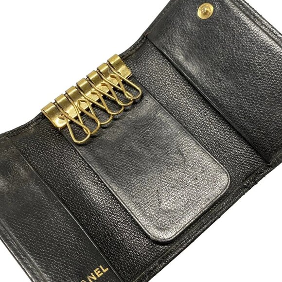 Auth CHANEL CC Button - Black Leather Key Case - Picture 11 of 14